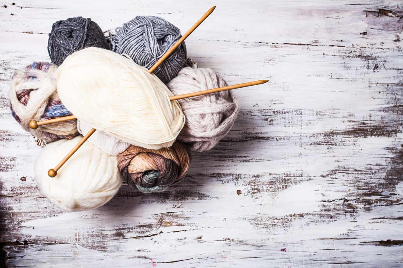 JOYUETLAN Yarn Guide Knitting Thimble 2 Piece 2 Size Stainless